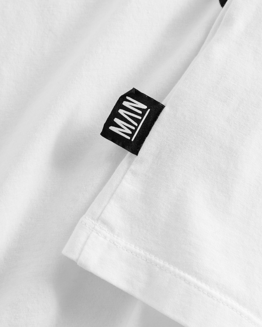 white organic longsleeve detail label